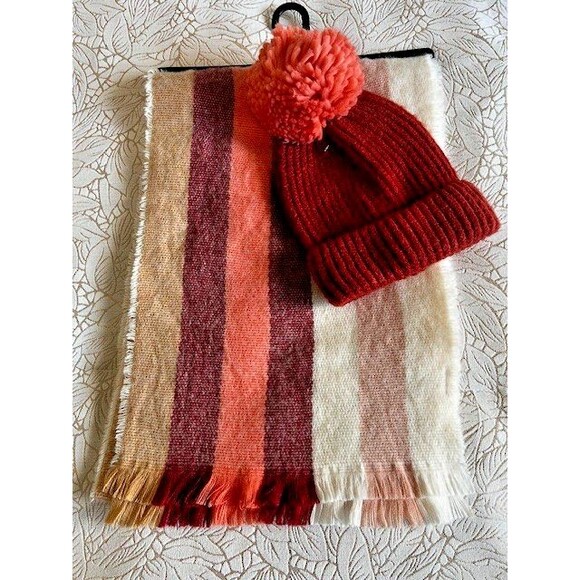 Beanie W/Pom and Scarf Set by Gold Medal International Burnt Orange & Tan NWT - Picture 1 of 4
